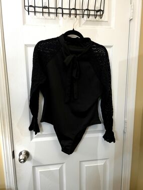 SHEIN Curve Black Lace Sleeve Tie Neck Bodysuit 1XL